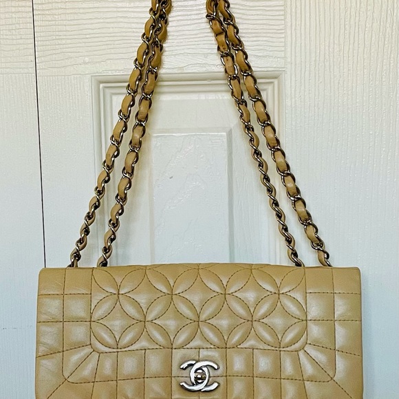 ❌❌SOLD❌❌CHANEL Beige Vintage Choco Bar Small Flap Bag Silver Full Set - Picture 11 of 16